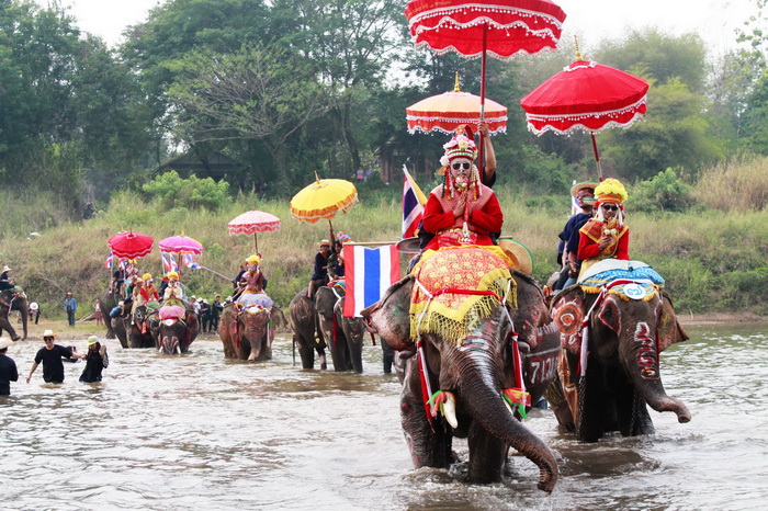 Thailand feestdagen en Thailand festivals Satchanalai Elepehant Procession