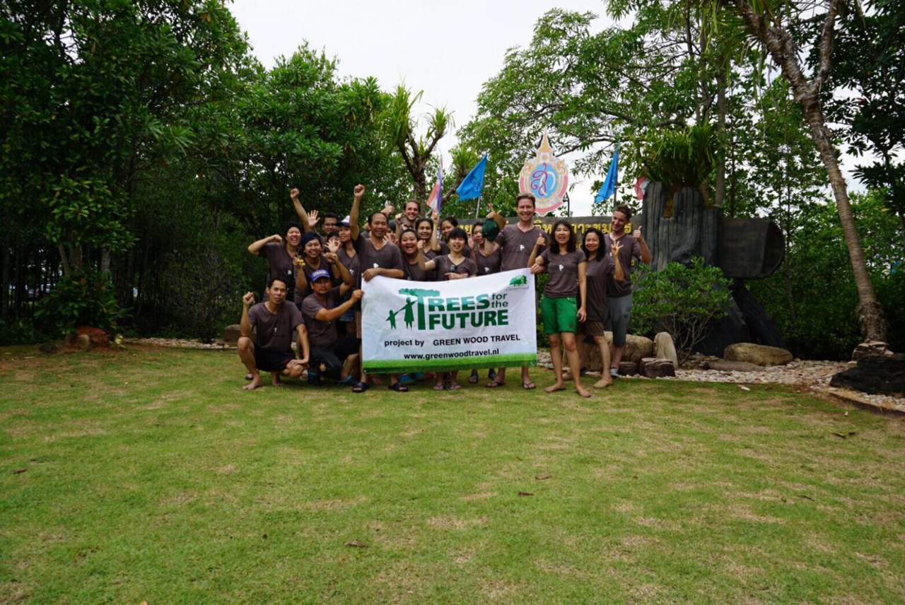 Duurzaam reizen in Thailand mangrove aanplant Chumphon