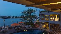 Riva Surya Bangkok hotel aan de rivier