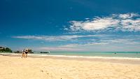 Naiyang Beach Resort Phuket aan het strand