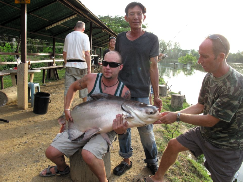 Bor sang fishing lake Chiang Mai Greenwood Travel